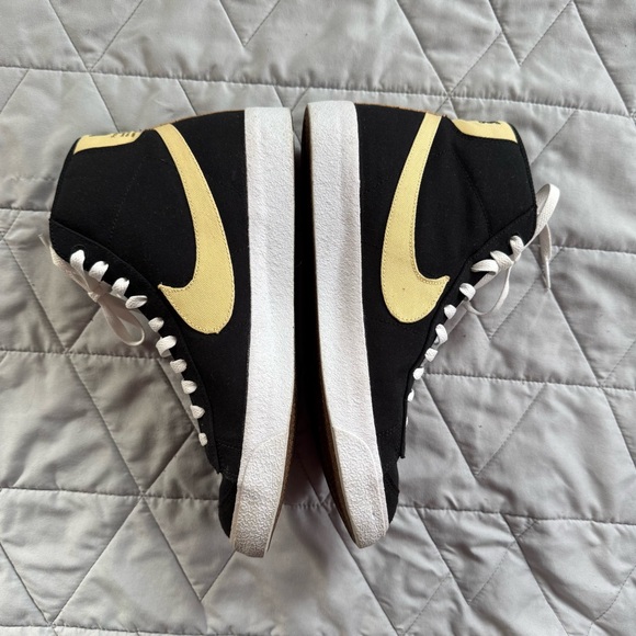 Nike Blazer Mid 77 Pomegranate - Picture 11 of 14